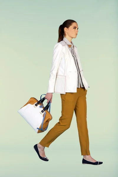 Look 18